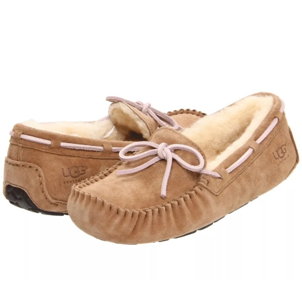 PRICE DROP. Ugg moccasins